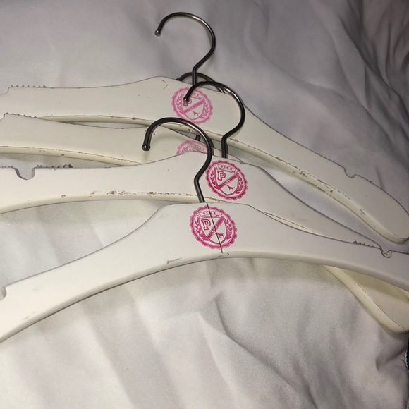 COPY - Free one hanger with purchase PINK DISPLAY WOOD HANGERS🔴SALE - Picture 1 of 2